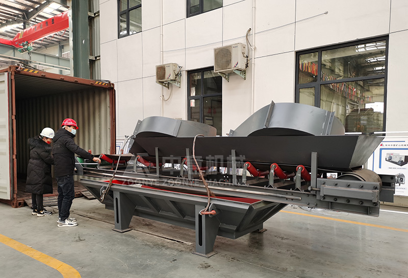 移動破碎篩分站發(fā)貨 移動破碎篩分站發(fā)貨